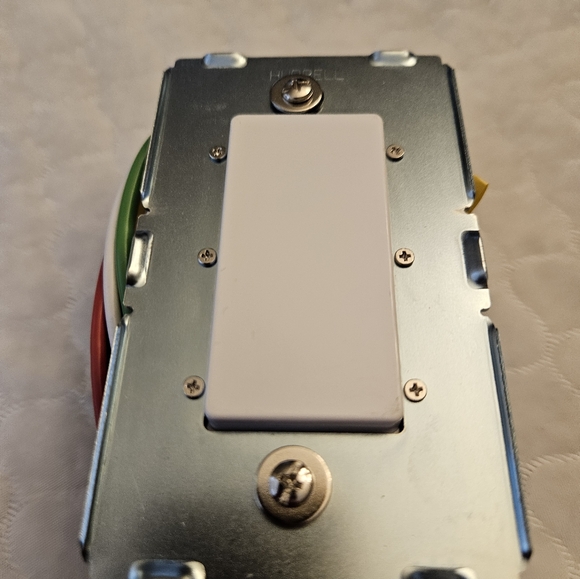 Hubbell WSS1277PW Scrubshield Switch - Brand New in Box - Picture 4 of 7